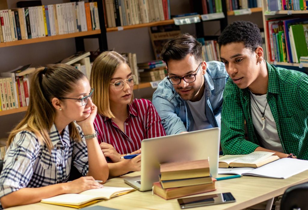 Scuole serali a Cento